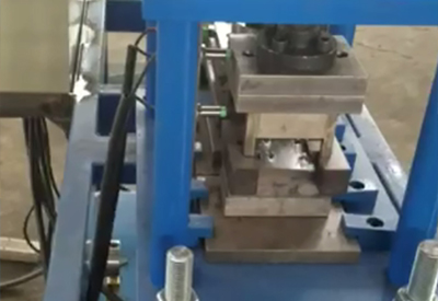 Automatic double hole plate connecting equipment
